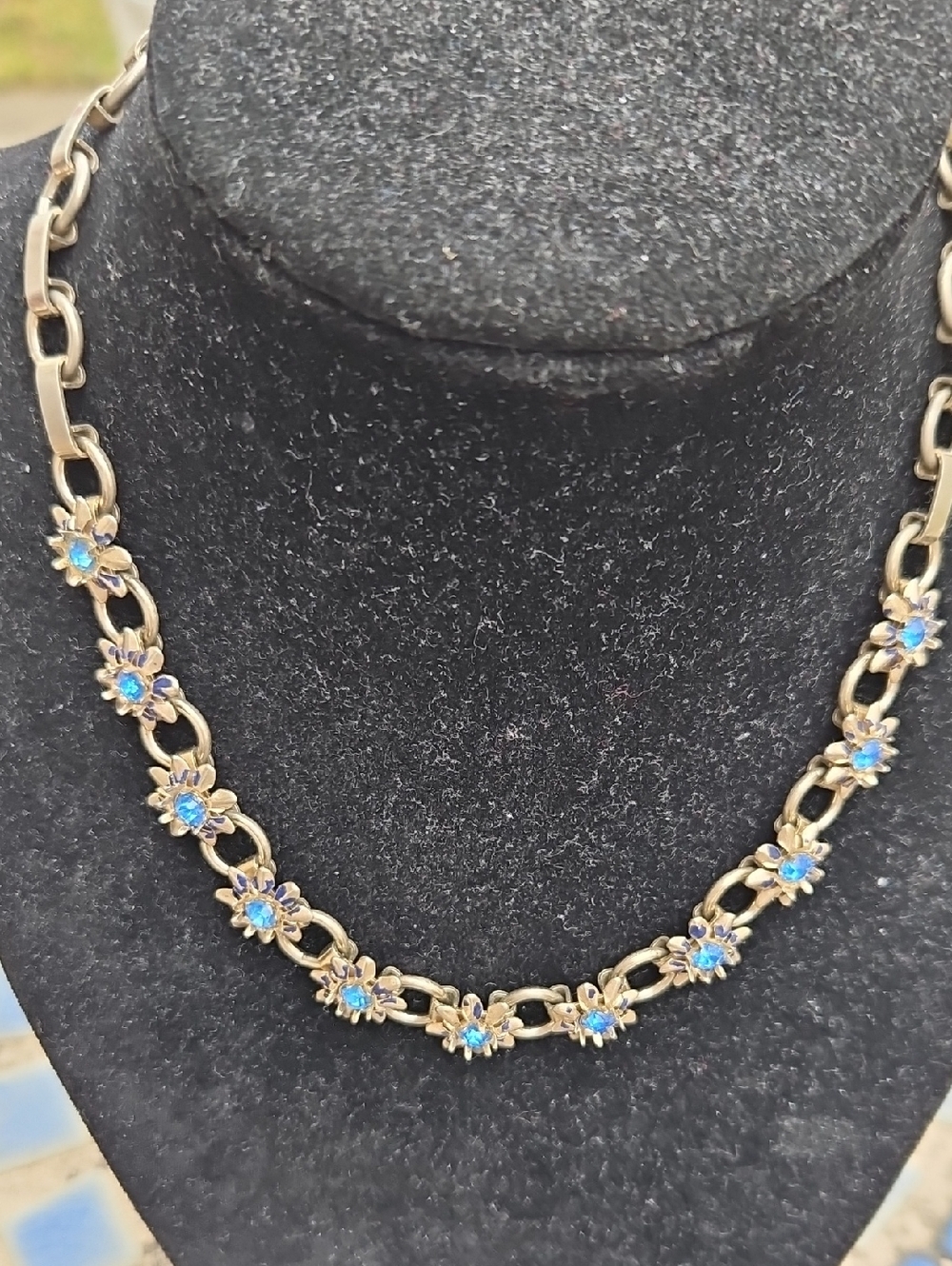 Silvertone Flower Blue Rhinestone Link Necklace